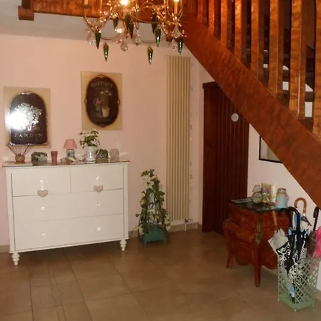 La Chaumiere Des Brules Bed & Breakfast *